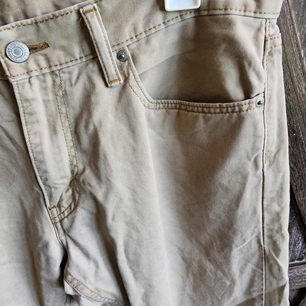 Levis Jeans Men's 33x31 Beige‎ Khaki Cotton Straight Fit Lightweight White Tag